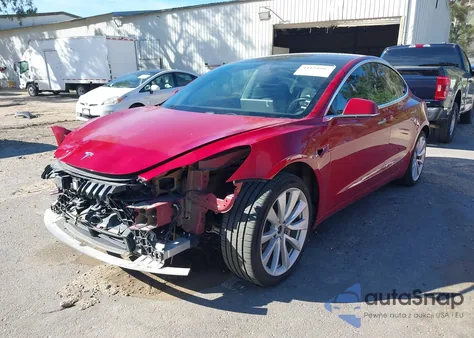 2018 Tesla Model 3 Long Range/Mid Range z USA, uszkodzony, nr VIN 5YJ3E1EA5JF061613